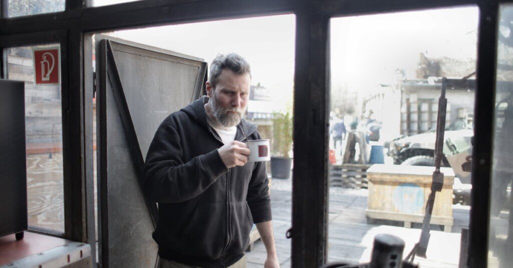 découvrez notre porte en verre industrielle alliant robustesse et design contemporain, idéale pour vos espaces professionnels et résidentiels.