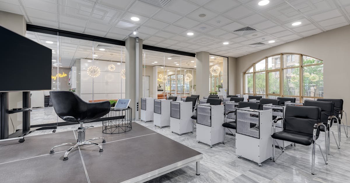 découvrez nos prix compétitifs pour cloisons vitrées intérieures, alliant design élégant et fonctionnalité optimale pour votre espace professionnel ou résidentiel.