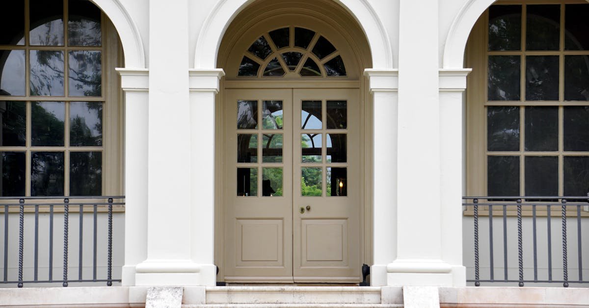 découvrez notre porte en verre battante alliant élégance et fonctionnalité, idéale pour apporter luminosité et modernité à votre intérieur.