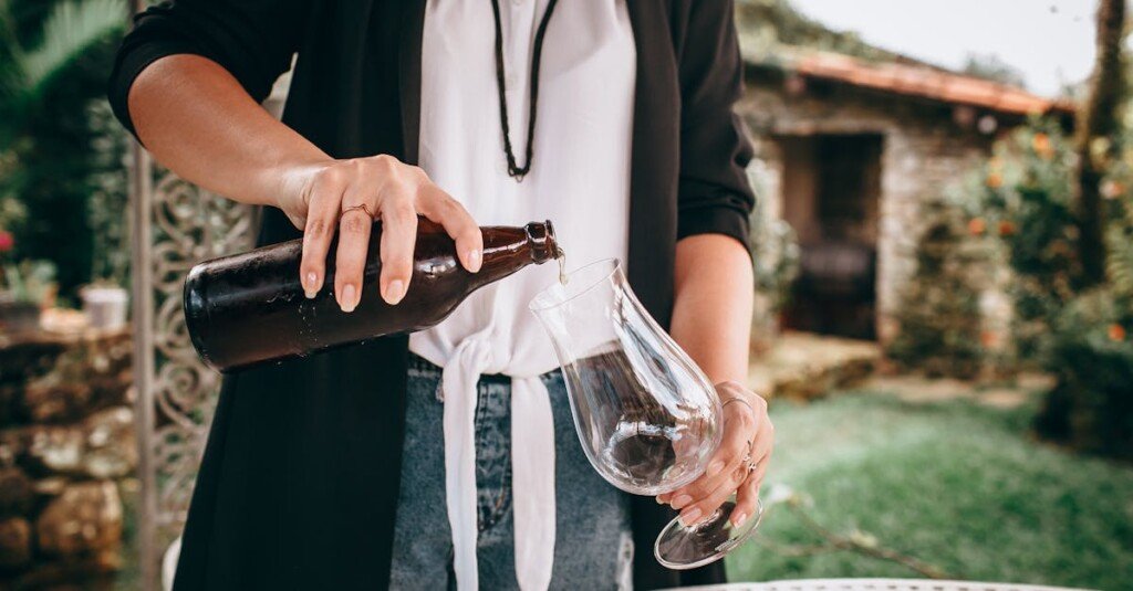 découvrez nos cloisons en verre artisanales alliant élégance et fonctionnalité pour sublimer vos espaces intérieurs avec un design sur mesure.