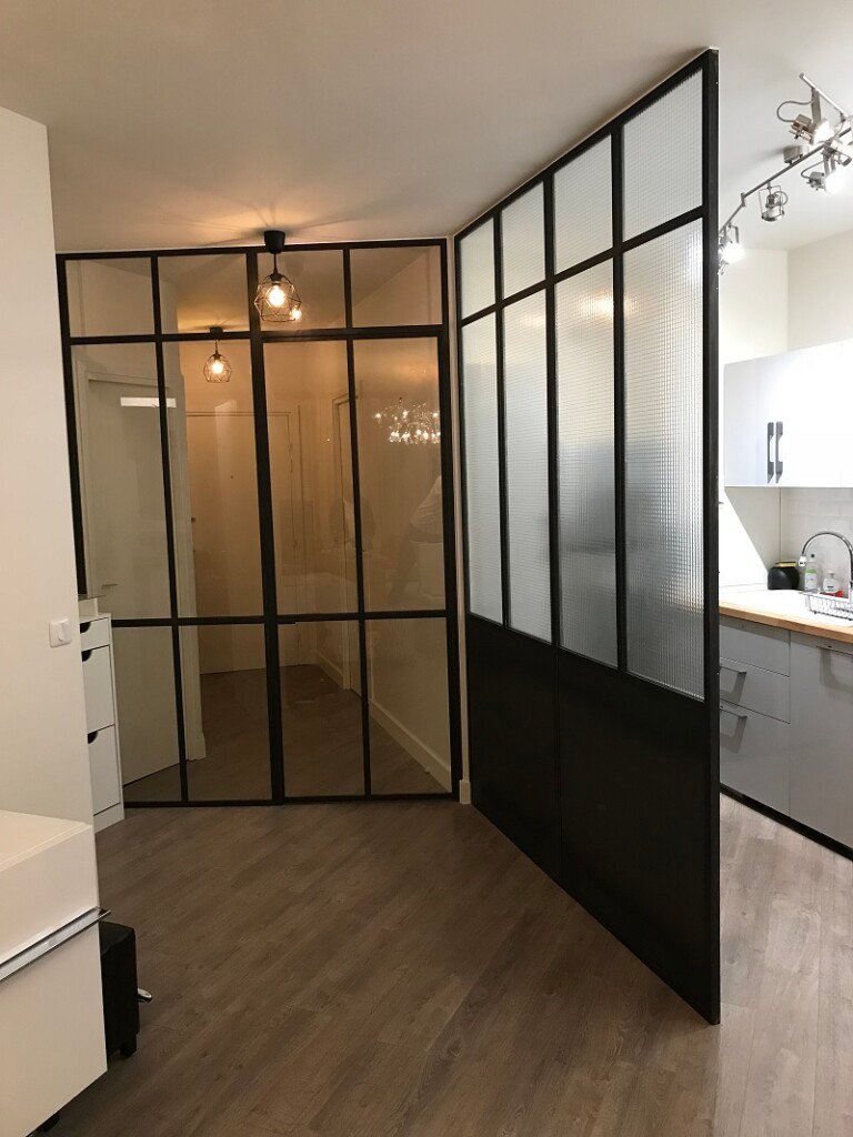 découvrez comment choisir la cloison verrière idéale pour votre cuisine à paris et en île-de-france. astuces, styles et conseils pour un intérieur lumineux et moderne.