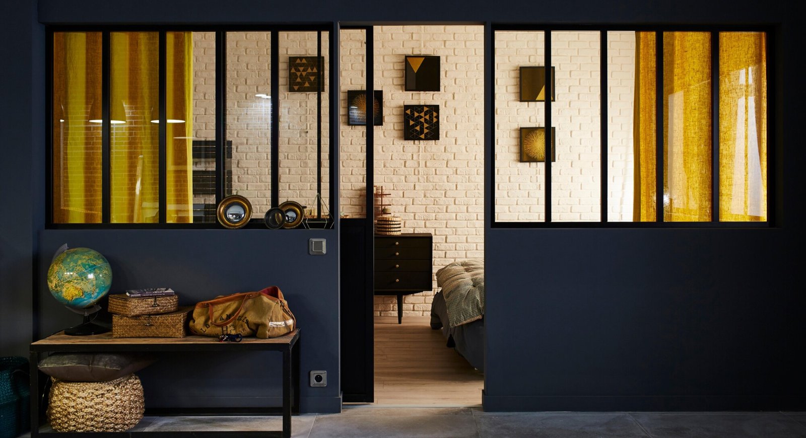 découvrez comment choisir la cloison verrière avec porte coulissante idéale pour optimiser l'espace et apporter lumière et modernité à votre intérieur.