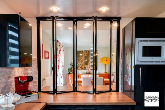 découvrez comment choisir la cloison verrière avec porte coulissante idéale pour optimiser l'espace et apporter luminosité à votre intérieur.