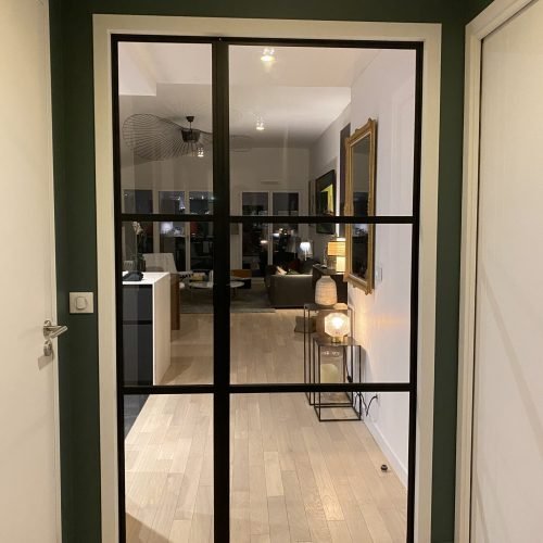 découvrez comment choisir la verrière avec porte idéale à paris et en île-de-france pour sublimer votre intérieur avec style et luminosité.