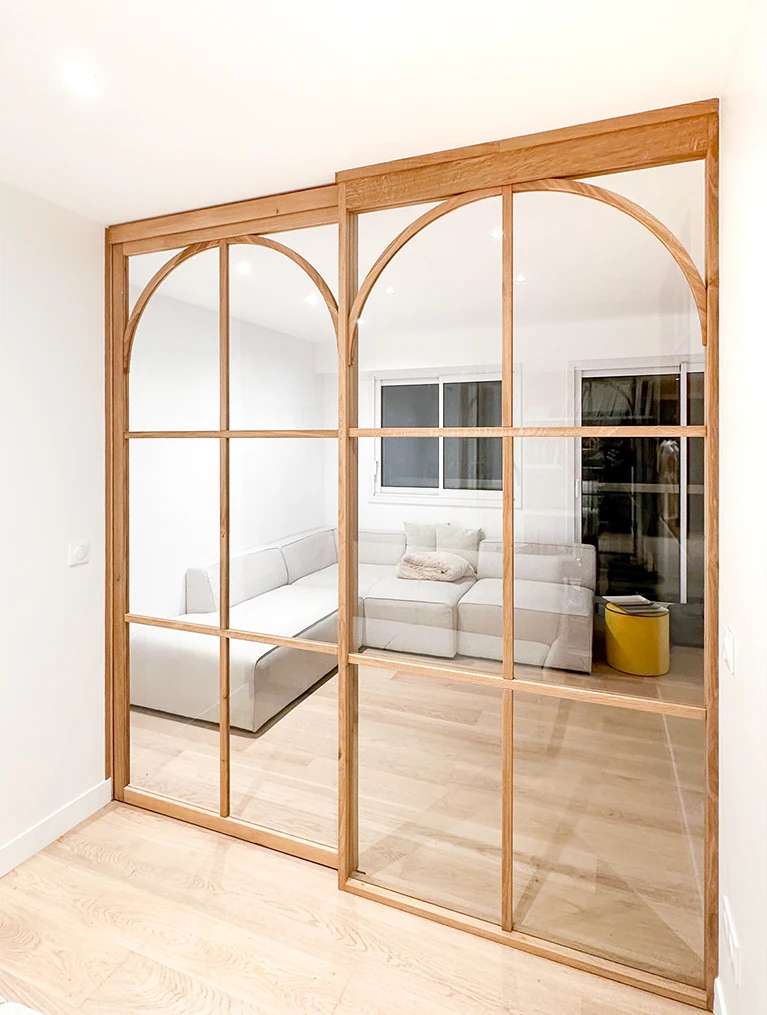 découvrez nos cloisons verrières coulissantes élégantes à paris et en île-de-france, idéales pour optimiser vos espaces avec style et luminosité.