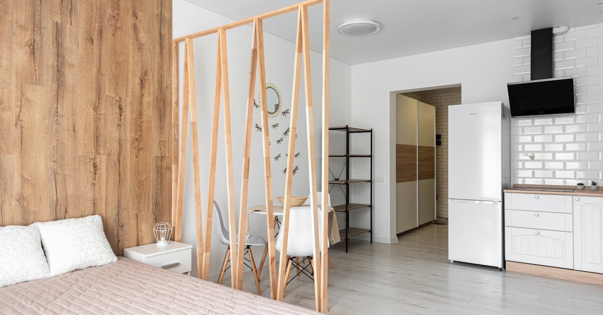 découvrez nos cloisons en verre pour cuisine et salon, alliant élégance et fonctionnalité pour un espace lumineux et convivial.