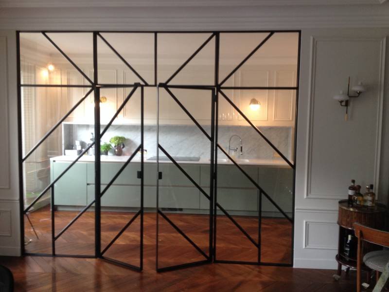 découvrez nos portes verrières en acier sur mesure en île-de-france, alliant élégance et robustesse pour sublimer vos intérieurs avec style.