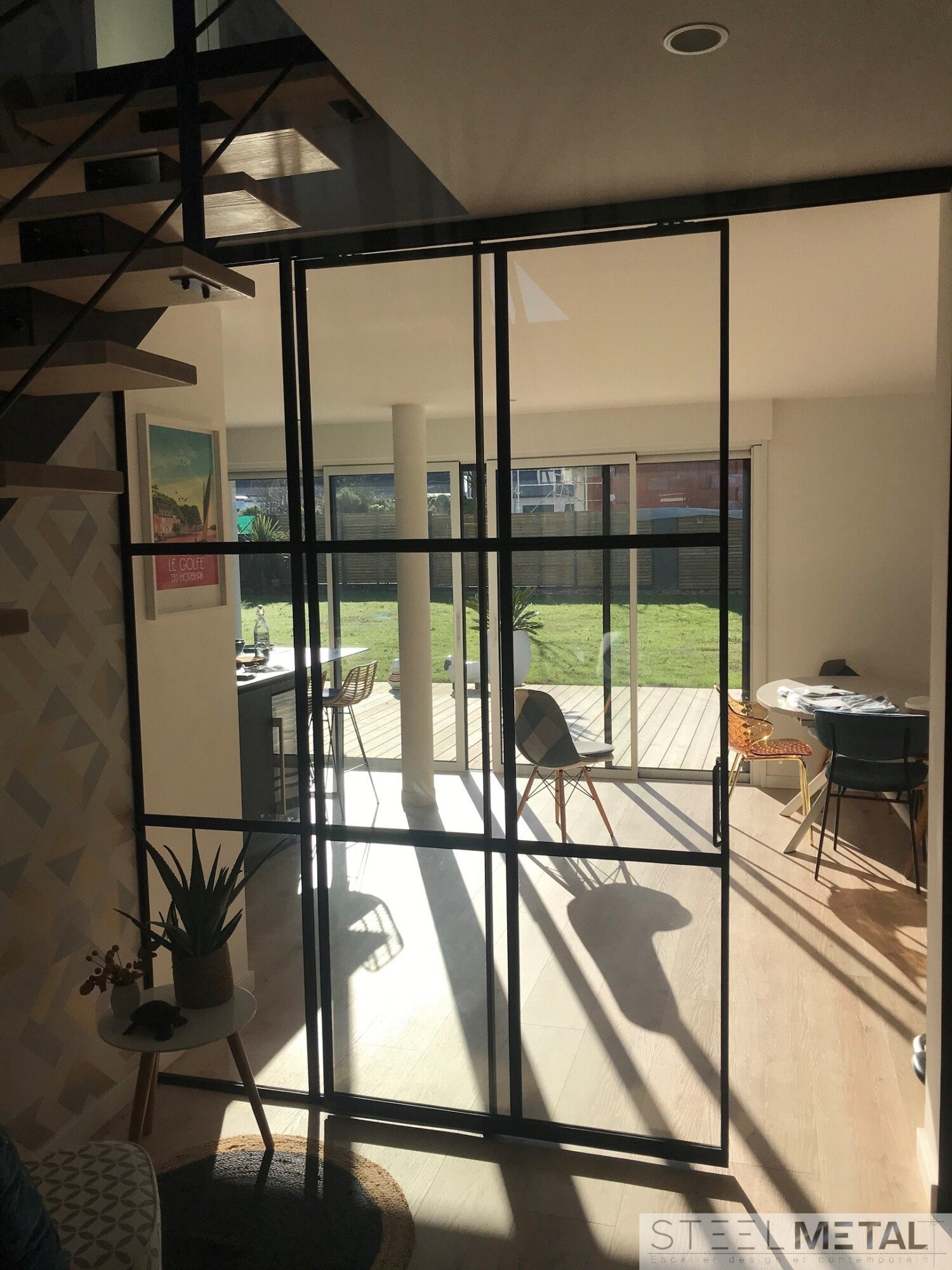 découvrez notre porte verrière coulissante design, alliant élégance et fonctionnalité pour sublimer votre intérieur avec une touche contemporaine.