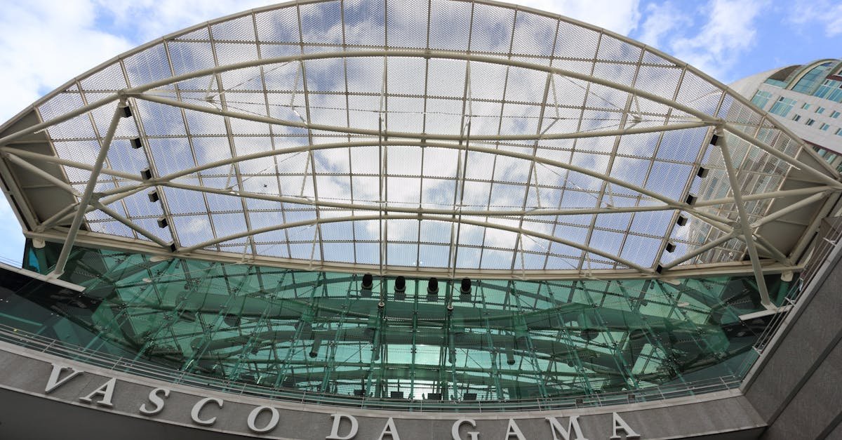 découvrez des inspirations de toitures en acier et verre alliant modernité et élégance pour sublimer vos espaces extérieurs et intérieurs.