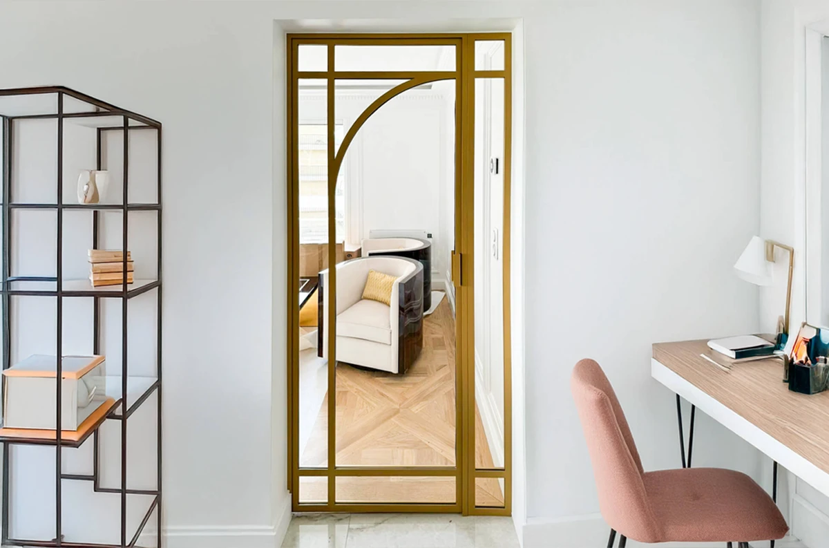 découvrez nos verrières intérieures sur-mesure pour salon, alliant élégance et luminosité afin de sublimer votre espace de vie.