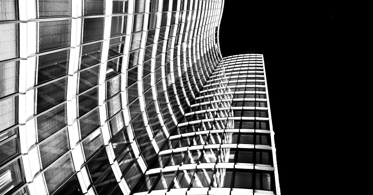 découvrez notre cloison en verre à structure en acier noir, alliant design moderne et élégance pour séparer vos espaces avec style et luminosité.