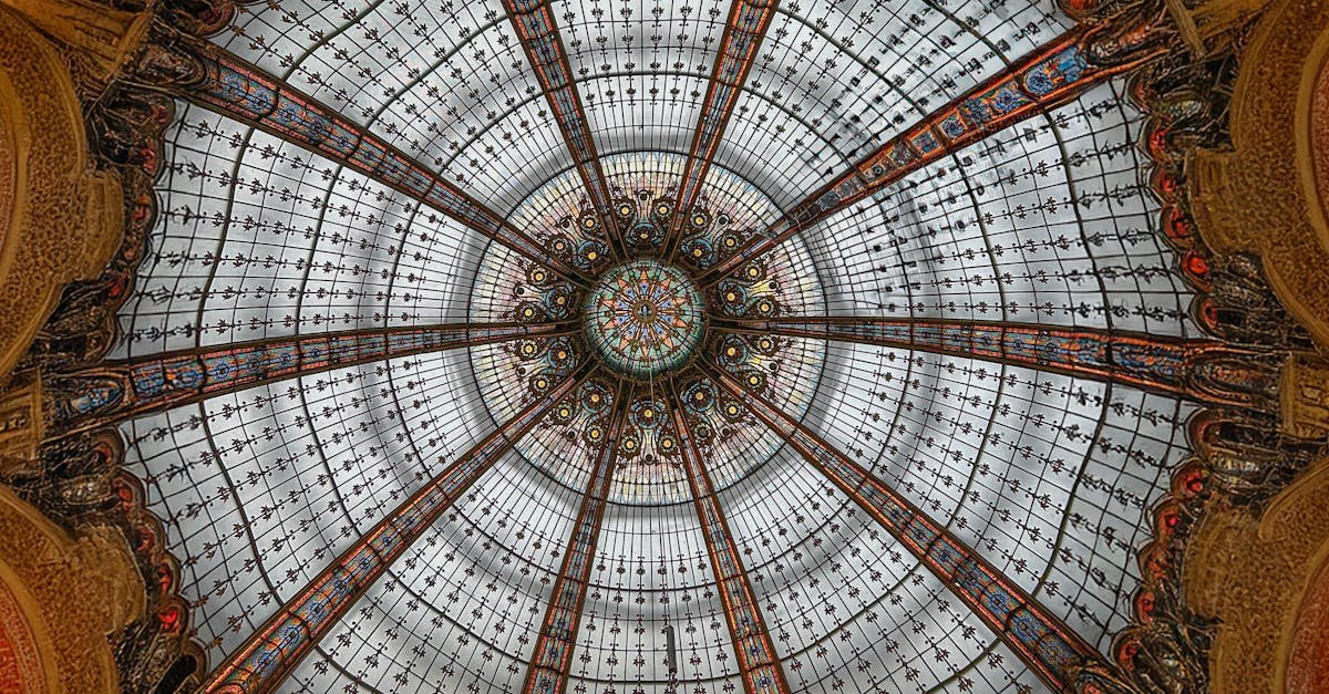 découvrez notre expertise en verrerie française sur mesure, alliant savoir-faire traditionnel et design moderne pour des créations uniques et élégantes.