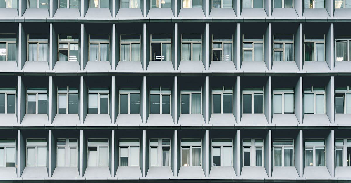 découvrez nos murs en verre à structure acier, alliant robustesse et design moderne pour vos espaces intérieurs et extérieurs.