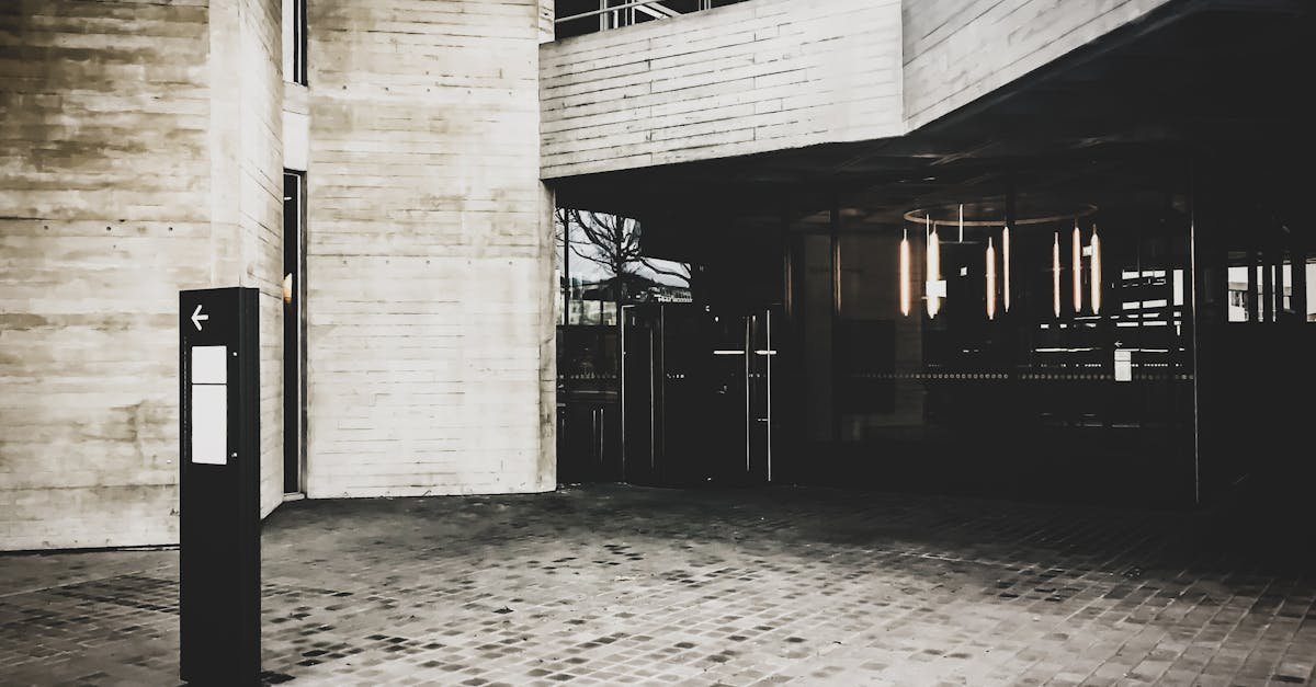 découvrez nos solutions innovantes de murs en verre pour structure métallique, alliant modernité, transparence et robustesse pour vos projets architecturaux.