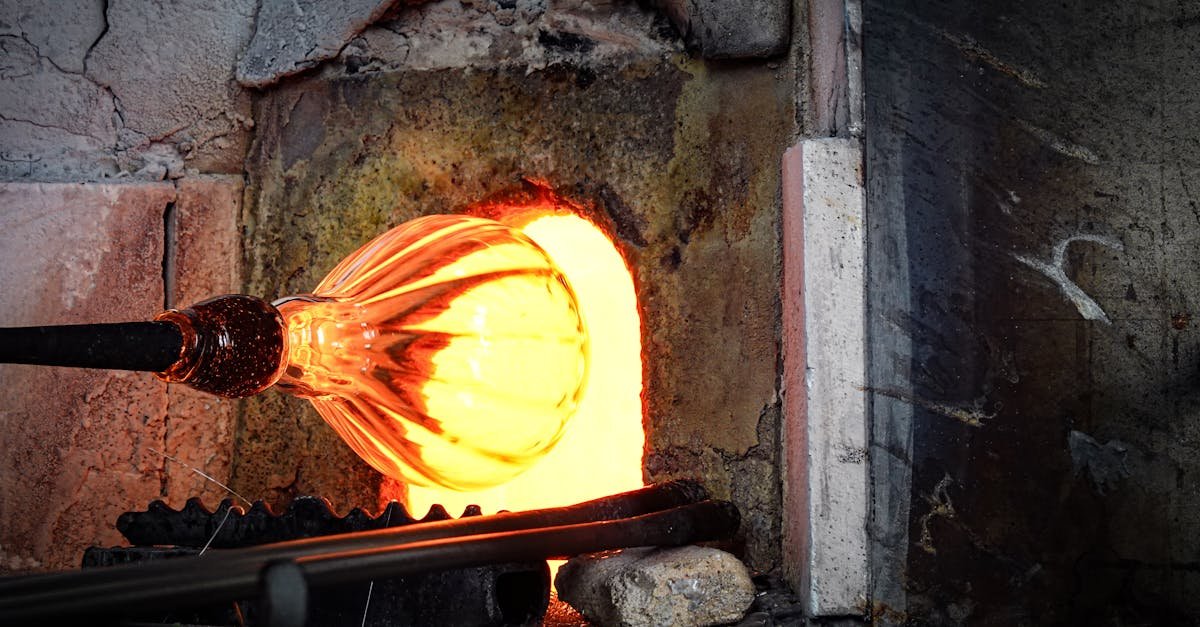 découvrez notre savoir-faire en créations sur mesure en verre, alliant design unique et qualité artisanale pour sublimer vos espaces.